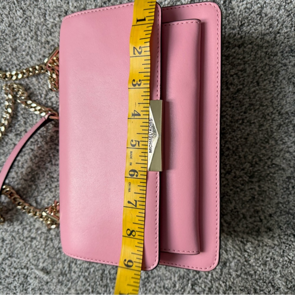 Michael Kors Pink Crossbody Bag with Gold Chain - Picture 8 of 11